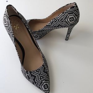 *Never Worn* Vince Camuto Heels
